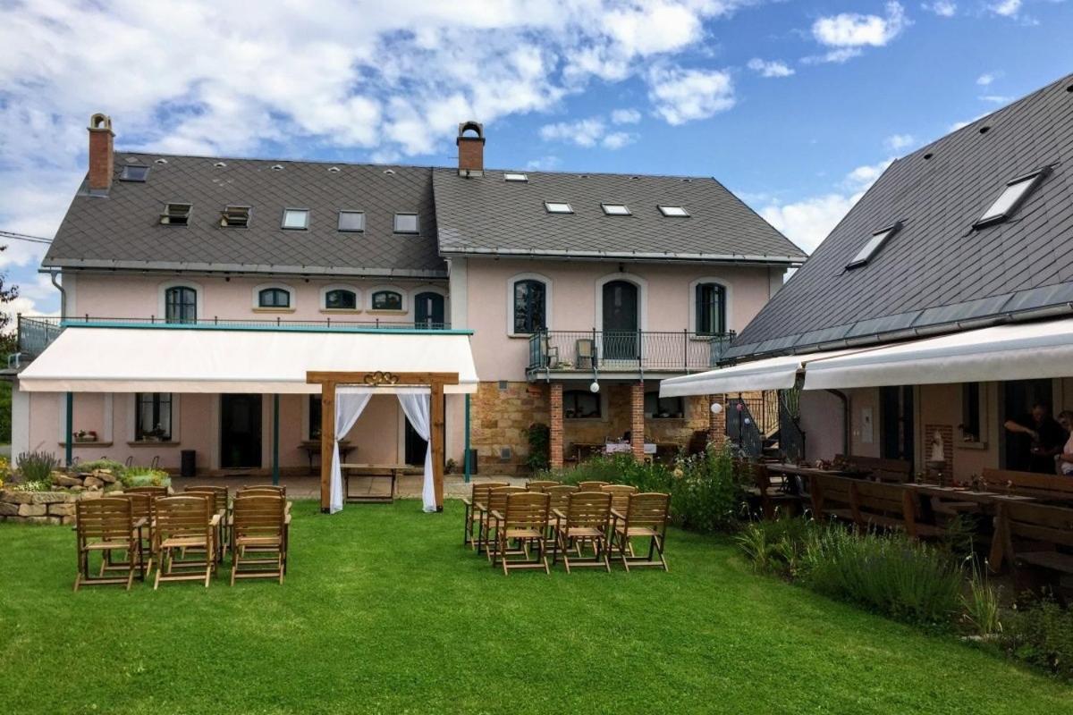 Na Kopecku Ad 1795 - Penzion S Restauraci A Wellness V Podkrkonosi Dvůr Králové nad Labem Zewnętrze zdjęcie
